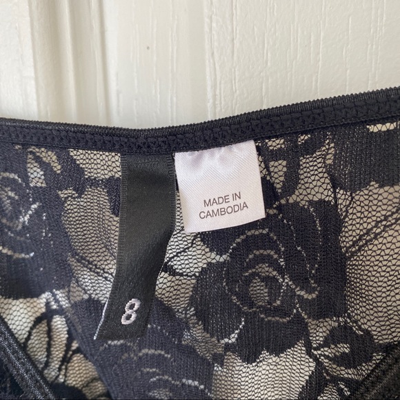 Divided black lace tank top size 8 - Picture 7 of 9